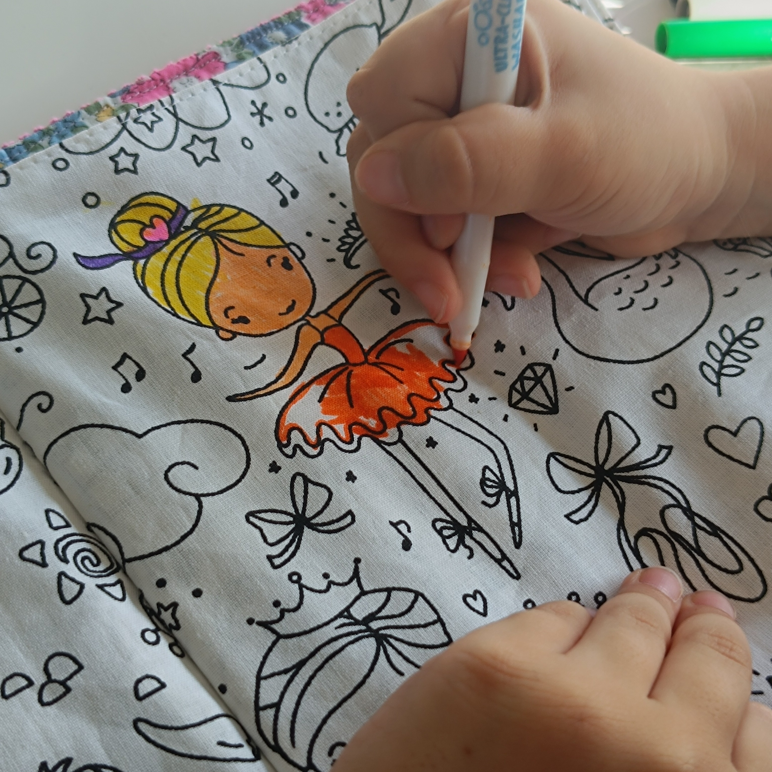 Cahier de coloriage lavable - Thème Princesse