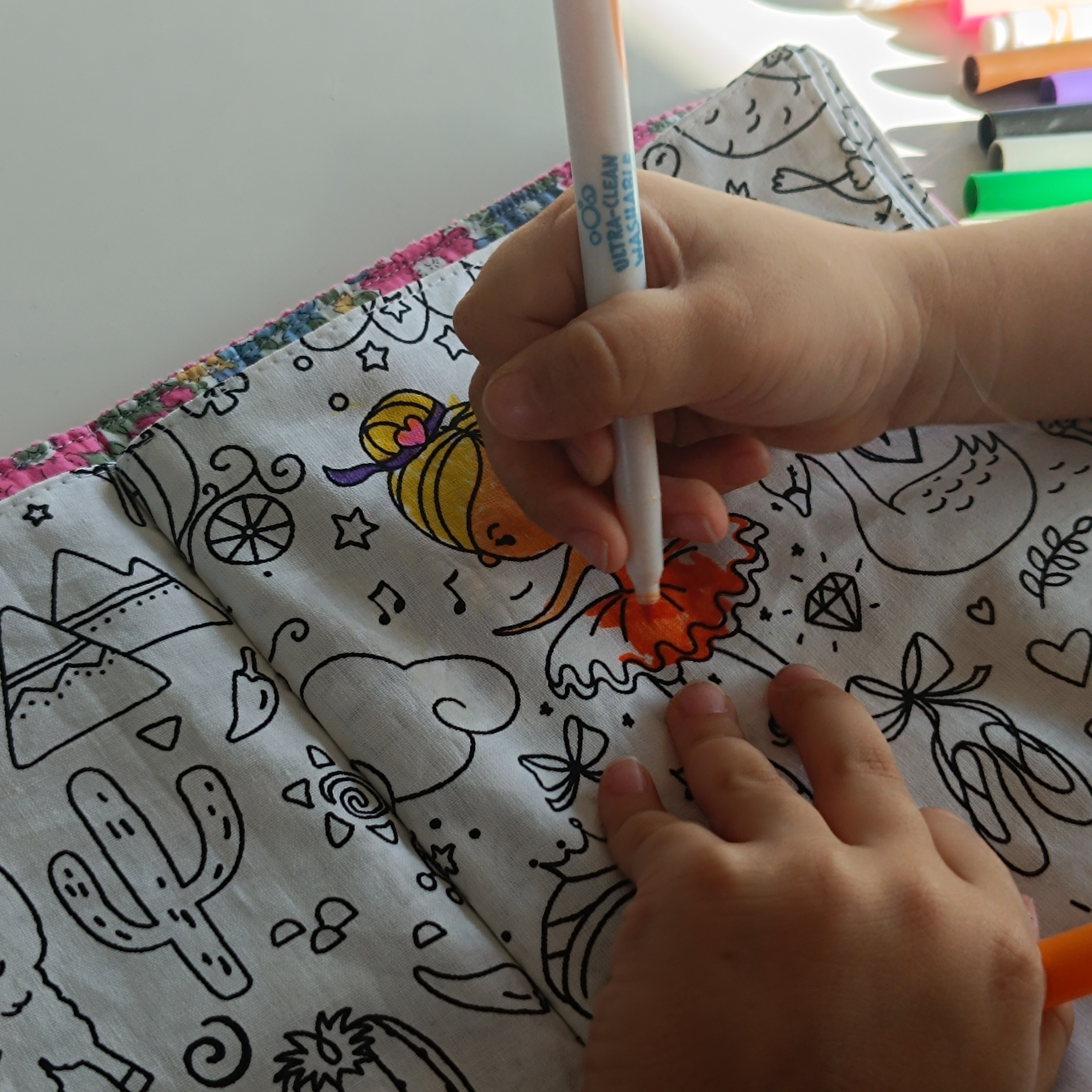 Cahier de coloriage lavable - Thème Princesse